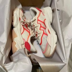Adidas ozweego (signal pink)